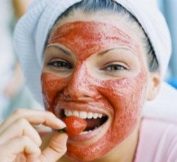 strawberry-face-mask