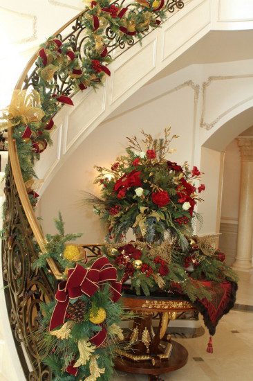 Christmas-Staircase-Decorations_02