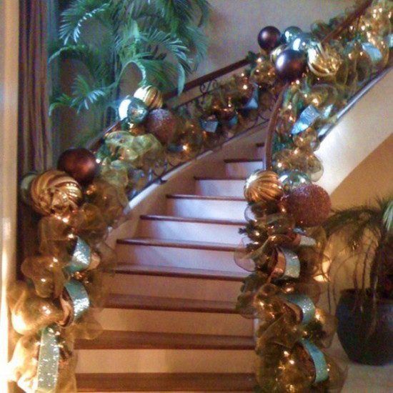 Christmas-Staircase-Decorations_04