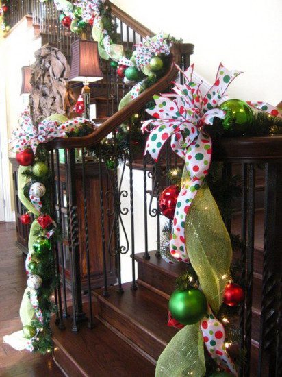Christmas-Staircase-Decorations_11