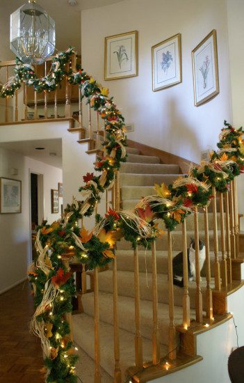 Christmas-Staircase-Decorations_25