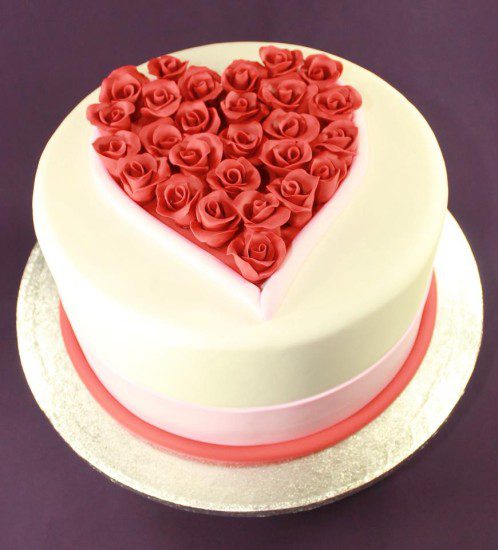 Heart-of-Roses-valentine-Cake