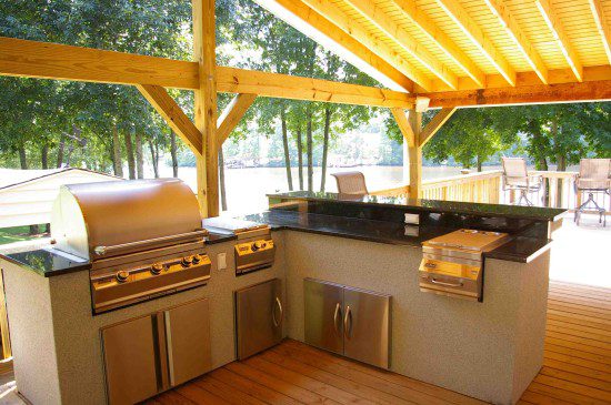 outdoor-kitchen-under-covered-porch