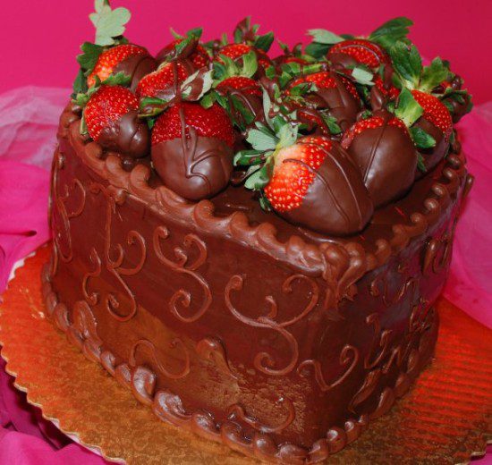 valentine-cake-strawberries-Tamaras-Cakes-Oshkosh-WI