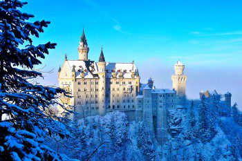 neuschwanstein-castle-in-winter-desktop-background-524792