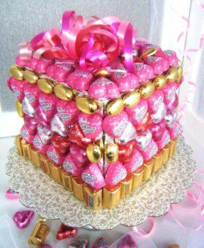 Mothers_Day_Candy_Cake_Gift_Basket_Chocolate_Bouqu_d76900e209988f93fec2_1